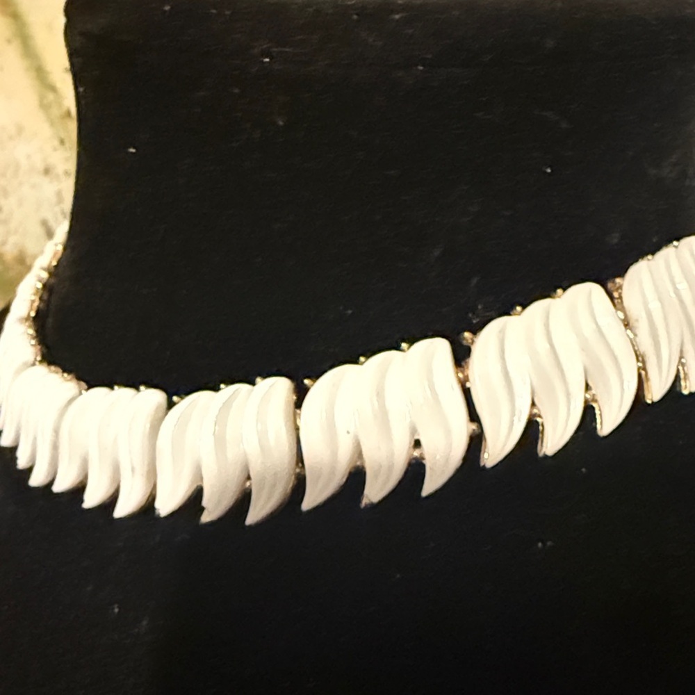 Trifari White Enamel Collar Necklace | Gold-Tone Vintage Statement - Picture 6 of 9